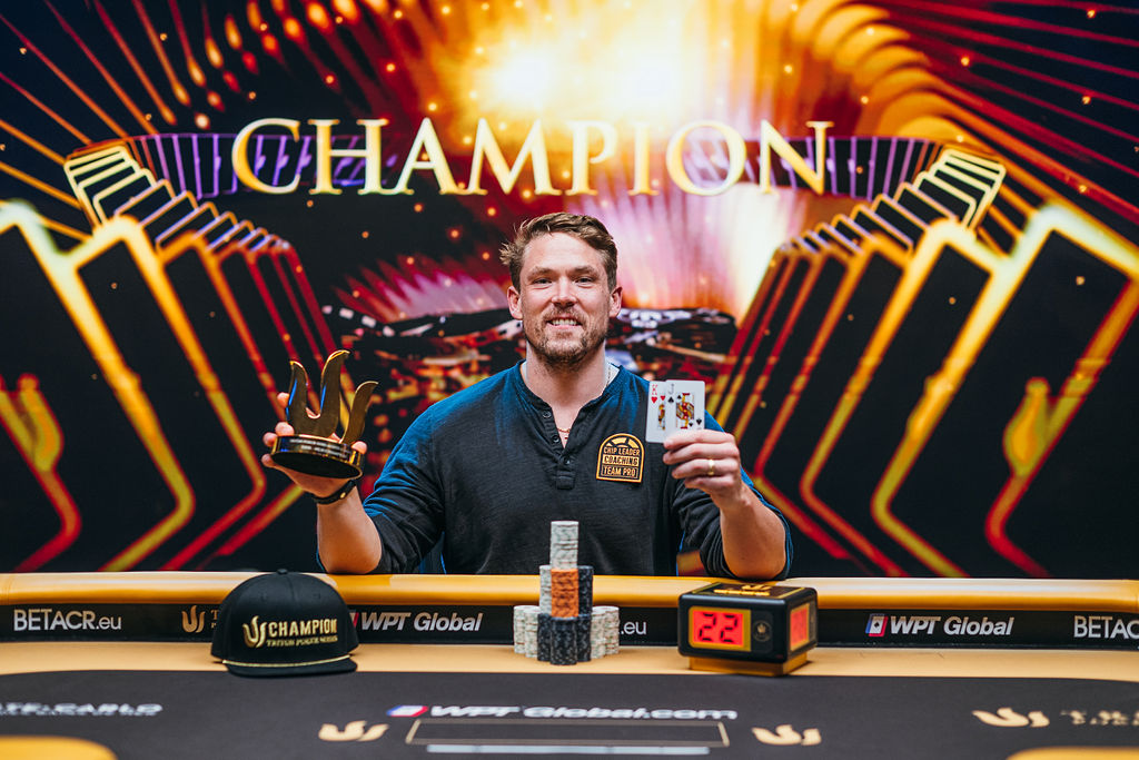 Champion Alex Foxen!
