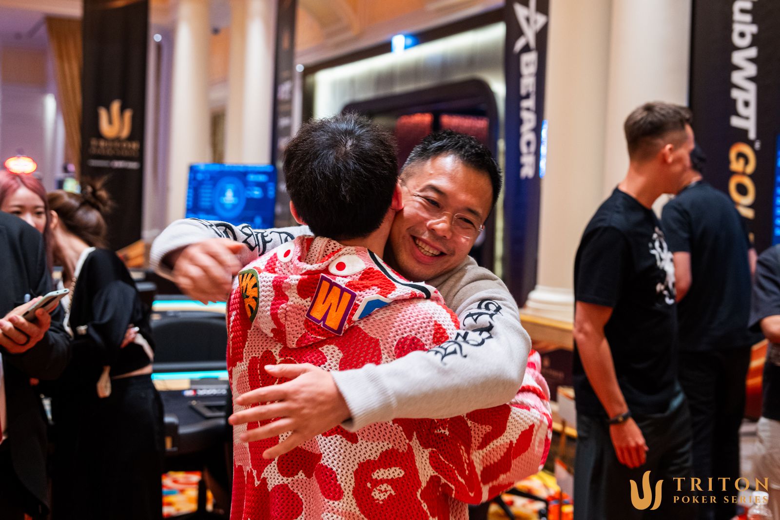 Wang congratulates Tsang