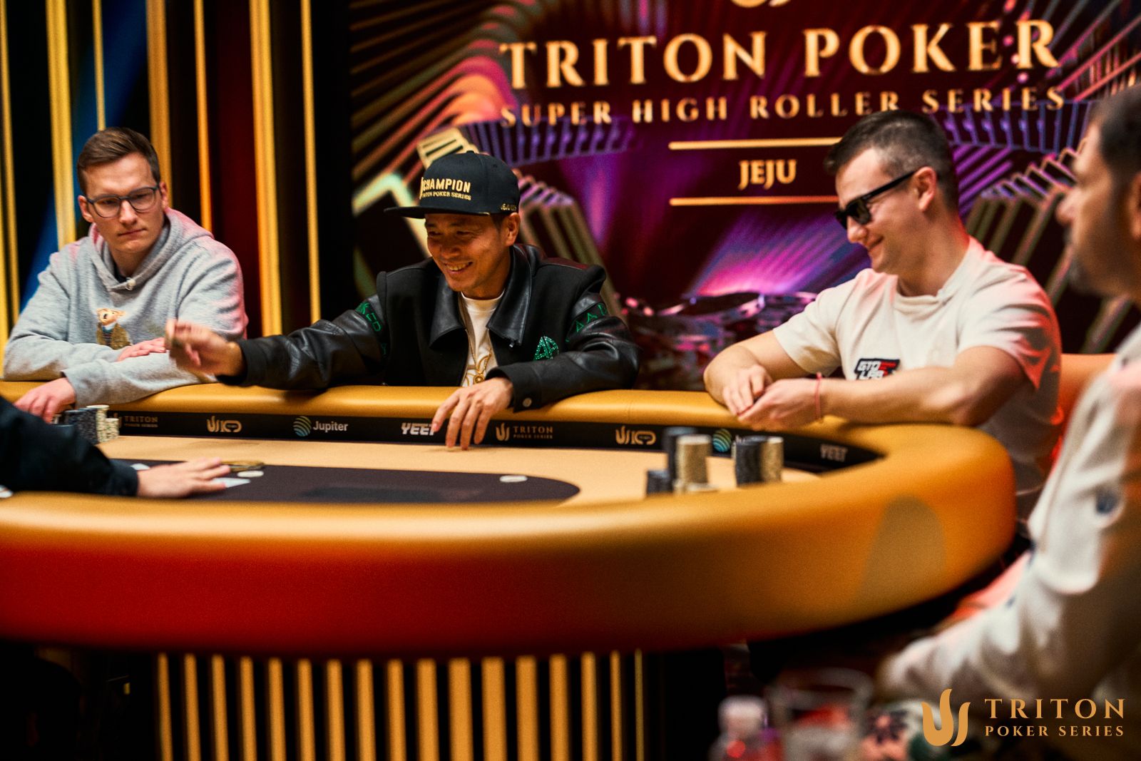 Zhou Quan Triton SHRS EM23288